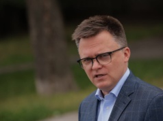 Będą badać posłów alkomatem w Sejmie? Hołownia podjął decyzję