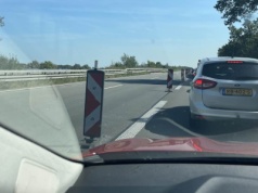 Jedziesz przez Niemcy, a tu kilometry zwężonej autostrady i żadnych robót. Dlaczego?