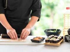 Pierwsza w historii mistrzyni sushi z gwiazdką Michelin. Kim jest Chizuko Kimura?