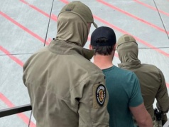 Z lotniska mężczyzna został przewieziony pod konwojem do Aresztu Śledczego w Krakowie