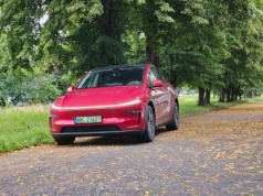 Jeździłem odświeżoną Teslą Model Y. Czy ma szansę utrzymać tytuł bestsellera?