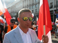 Od hedonisty z Pruszkowa do spóźnionego narodowca. Tak karierę budował Bąkiewicz