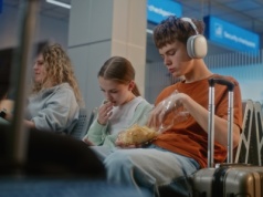 Uwaga, turbulencje żołądkowe. Czego nie jeść i nie pić przed oraz w trakcie lotu