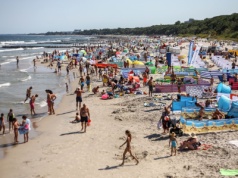 Deszczowy lipiec zaszkodził hotelom, za to w sierpniu „wolnych miejsc jak na lekarstwo”