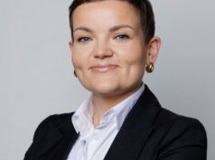 Minister kultury zwolenniczką rewolucyjnych zmian w mediach publicznych