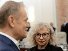Donald Tusk zlikwidował Ministerstwo ds. Równości. Bo łatwiej pozbyć się problemu, niż go rozwiązać