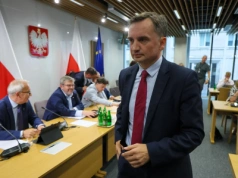 Ziobro pojawił się na komisji. 