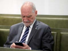Zamieszanie z wnioskiem o uchylenie immunitetu Macierewicza. Prokuratura musiała go poprawiać