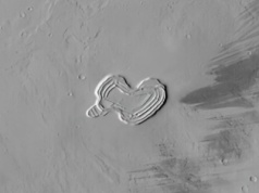 Romantyczne odkrycie w kosmosie. NASA znalazła na Marsie dziesiątki... serduszek