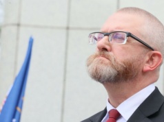 Grzegorz Braun w poważnych tarapatach. Jest akt oskarżenia, na liście aż siedem przestępstw