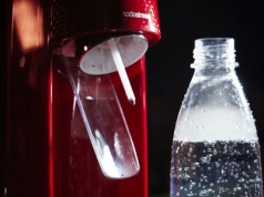 Czy woda gazowana z SodaStream jest zdrowa? Niektórym osobom może zaszkodzić