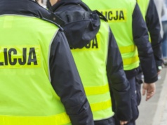 Nowi w policji dostają więcej niż myślisz. Nawet mieszkanie na start