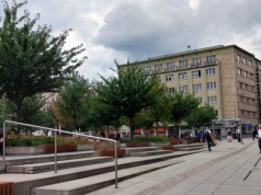 Hiszpanka siedziała w restauracji na Rynku i poczuła uderzenie w plecy. Ktoś do niej strzelił