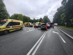 Policjant sprawcą wypadku. Wśród poszkodowanych są dzieci.