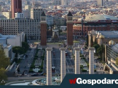 Barcelona ma dość i stawia tamę. Turystom!