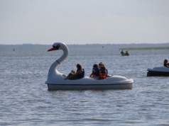 Jak zadbać o bezpieczeństwo dzieci nad wodą? Kilka porad