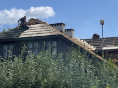 Remont Domu Tkacza w Sieradzu. Budynek będzie miał nowy dach