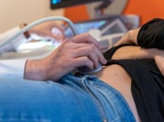 Klauzula sumienia po amerykańsku. Lekarz odmówił opieki ciężarnej, bo ta nie jest mężatką