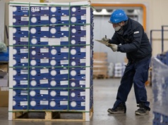 Płace wyższe, ale etatów mniej. Tak dziś wygląda praca w produkcji i logistyce