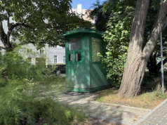 Kraków pożegnał Rosjan, ale nie policyjną budkę. Konsulat zniknął, co z budką?