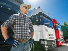 Hakowce w nowoczesnym transporcie i budownictwie – jak działają, dlaczego są tak popularne i co warto o nich wiedzieć