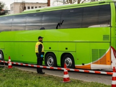 Uchodźcy znaleźli sposób na wdarcie się do Niemiec. Wjeżdżają mimo zakazu