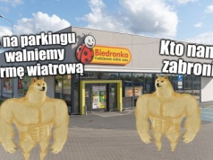 Biedronka się nie certoli i stawia fotowoltaikę na dachach swoich sklepów, ponad 2000 obiektów już przeszło transformację