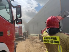 Pożar na terenie budowy hali produkcyjno-magazynowej