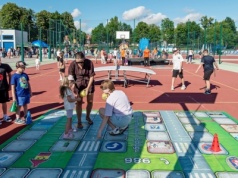 Symulator zderzeń, alkogogle i inne atrakcje na Kalbarze [ Wiadomości ]