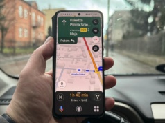 Używanie Google Maps w tym miejscu to bardzo zły pomysł. Podróżujący znaleźli się w trudnej sytuacji