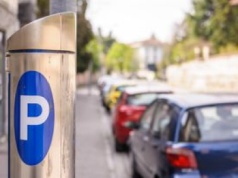 Rewolucja w płatnym parkowaniu. Turyści dostaną po kieszeni