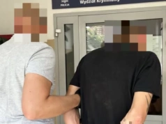Zatrzymano 47-latka. Miał w domu nielegalną broń i narkotyki