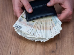 Ta branża rozdaje teraz karty. Zarabiają 3 tysiące więcej niż rok temu