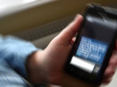 Nie daj się nabrać na sms-y od oszustów podających się za biuro Sekretarza Stanu Illinois!