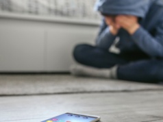 Podwójne życie nastolatków. Rodzice nie wierzą, gdy słyszą prawdę o swoich dzieciach