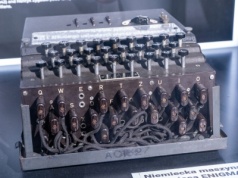 86 lat temu Polacy zdradzili im sekret Enigmy. Konferencja w Pyrach zmieniła historię