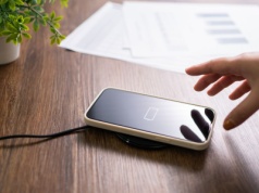 Ładujesz telefon w ten sposób? Przestań natychmiast – to może być niebezpieczne