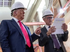 Trump odwiedził bank centralny. Na oczach kamer pokłócił się z szefem Fed