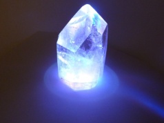 Chiny tworzą największy kryształ laserowy świata. Nowa era broni energetycznej?
