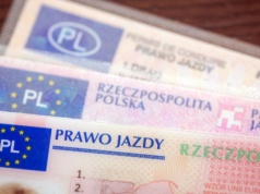 Bezterminowe prawo jazdy do wymiany. 15 mln Polaków czeka wizyta w urzędzie, padła data