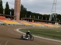 Żużel. Co za chwila! Woffinden wrócił na tor, śmiga na Olimpico (WIDEO)