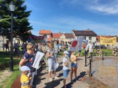Cieszą się, bo to koniec uciążliwości zapachowych. Pracę straciło ponad 70 osób. Kto wygrał?