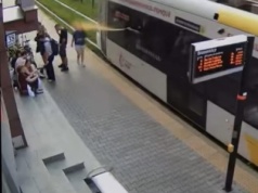 Kraków: gaz pieprzowy z tramwaju prosto w twarz przechodniów. 18 osób poszkodowanych