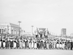 To nie mogło się udać. Latem 1955 r. czuć już było zwiastuny nadciągającej odwilży