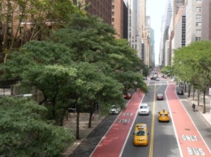 Miliony dolarów za wjazd na Manhattan. Maleją korki, poparcie dla opłat rośnie