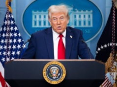 Donald Trump o opłatach za dane do trenowania AI. Spór o prawo autorskie trwa