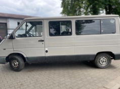 Używany Renault Trafic I ph2 rocznik 1989  z minimalnym przebiegiem na sprzedaż w Polsce