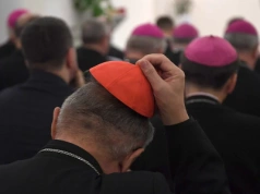 Kościół za bardzo ingeruje w politykę? Polacy zabrali głos