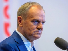 Mocne wystąpienie Tuska w Pabianicach. Ale gwiazdą został ktoś inny
