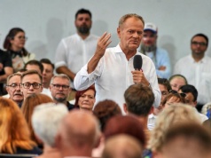 Szymon Hołownia mówił o zamachu stanu. Donald Tusk komentuje: Jak z dziećmi na wakacjach